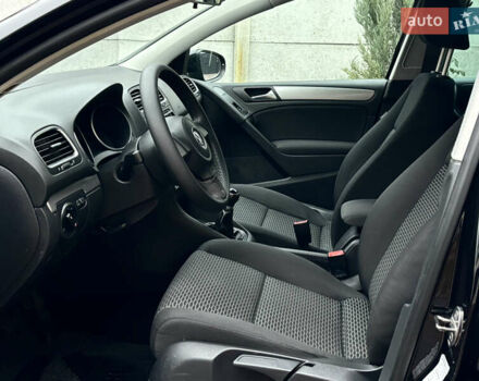 Черный Фольксваген Гольф, объемом двигателя 1.6 л и пробегом 138 тыс. км за 7950 $, фото 21 на Automoto.ua