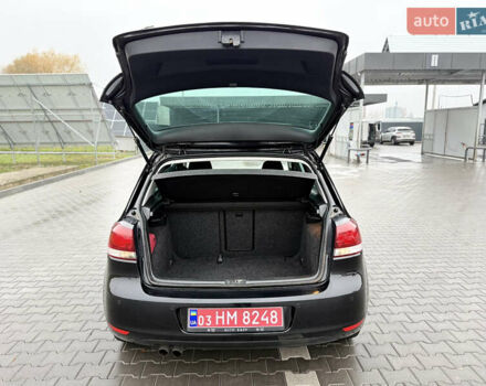 Черный Фольксваген Гольф, объемом двигателя 1.4 л и пробегом 227 тыс. км за 8500 $, фото 88 на Automoto.ua