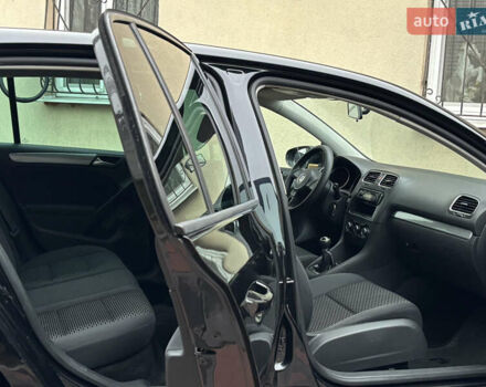 Черный Фольксваген Гольф, объемом двигателя 1.6 л и пробегом 138 тыс. км за 7950 $, фото 32 на Automoto.ua