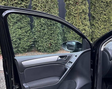 Черный Фольксваген Гольф, объемом двигателя 1.39 л и пробегом 242 тыс. км за 7999 $, фото 18 на Automoto.ua