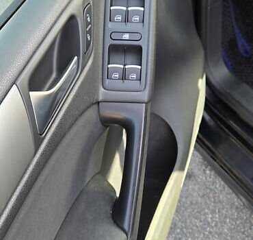 Черный Фольксваген Гольф, объемом двигателя 1.6 л и пробегом 209 тыс. км за 7700 $, фото 11 на Automoto.ua