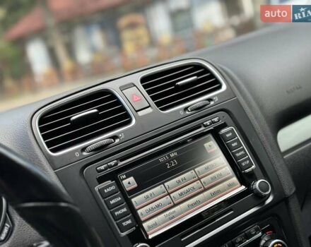 Чорний Фольксваген Гольф, об'ємом двигуна 1.39 л та пробігом 199 тис. км за 8750 $, фото 32 на Automoto.ua