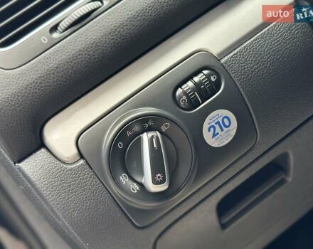 Черный Фольксваген Гольф, объемом двигателя 1.39 л и пробегом 200 тыс. км за 8177 $, фото 81 на Automoto.ua