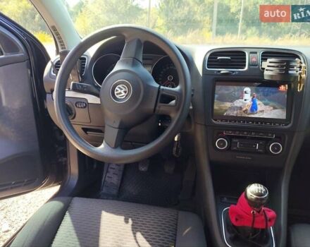 Черный Фольксваген Гольф, объемом двигателя 1.2 л и пробегом 134 тыс. км за 7200 $, фото 8 на Automoto.ua