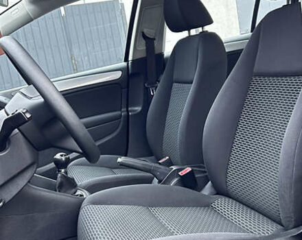 Черный Фольксваген Гольф, объемом двигателя 1.39 л и пробегом 242 тыс. км за 7999 $, фото 20 на Automoto.ua