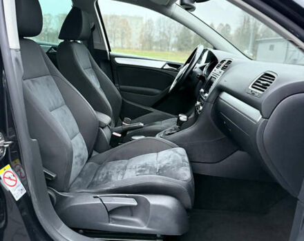 Черный Фольксваген Гольф, объемом двигателя 1.4 л и пробегом 227 тыс. км за 8500 $, фото 81 на Automoto.ua