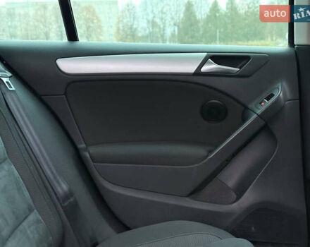 Черный Фольксваген Гольф, объемом двигателя 1.4 л и пробегом 227 тыс. км за 8500 $, фото 77 на Automoto.ua