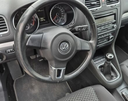 Черный Фольксваген Гольф, объемом двигателя 1.4 л и пробегом 236 тыс. км за 6400 $, фото 15 на Automoto.ua