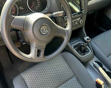 Черный Фольксваген Гольф, объемом двигателя 1.4 л и пробегом 210 тыс. км за 7500 $, фото 2 на Automoto.ua