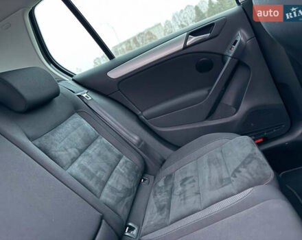 Черный Фольксваген Гольф, объемом двигателя 1.4 л и пробегом 227 тыс. км за 8500 $, фото 76 на Automoto.ua