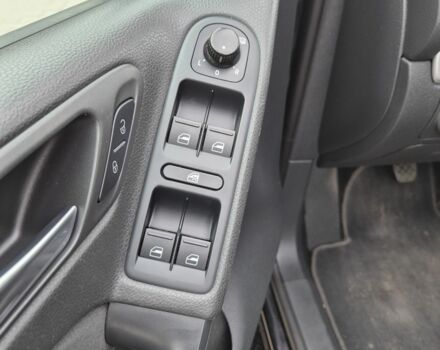 Черный Фольксваген Гольф, объемом двигателя 1.4 л и пробегом 236 тыс. км за 6400 $, фото 18 на Automoto.ua