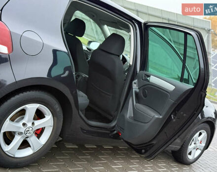 Черный Фольксваген Гольф, объемом двигателя 1.4 л и пробегом 227 тыс. км за 8500 $, фото 70 на Automoto.ua