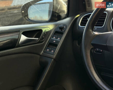 Черный Фольксваген Гольф, объемом двигателя 1.97 л и пробегом 231 тыс. км за 7999 $, фото 24 на Automoto.ua