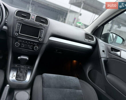 Черный Фольксваген Гольф, объемом двигателя 1.4 л и пробегом 227 тыс. км за 8500 $, фото 32 на Automoto.ua