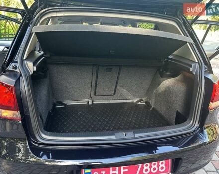 Черный Фольксваген Гольф, объемом двигателя 1.39 л и пробегом 199 тыс. км за 8750 $, фото 84 на Automoto.ua