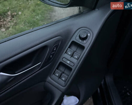 Чорний Фольксваген Гольф, об'ємом двигуна 1.39 л та пробігом 230 тис. км за 8250 $, фото 11 на Automoto.ua