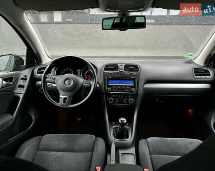 Черный Фольксваген Гольф, объемом двигателя 1.4 л и пробегом 197 тыс. км за 7999 $, фото 46 на Automoto.ua