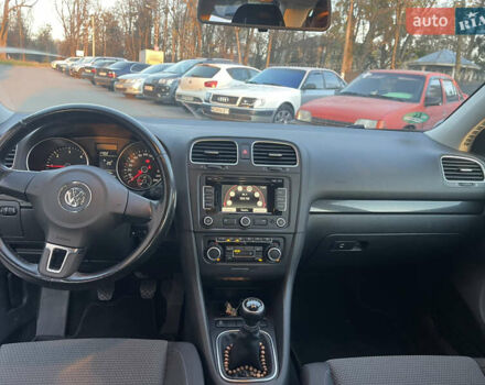 Черный Фольксваген Гольф, объемом двигателя 1.6 л и пробегом 236 тыс. км за 7300 $, фото 1 на Automoto.ua