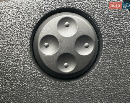 Чорний Фольксваген Гольф, об'ємом двигуна 1.39 л та пробігом 210 тис. км за 7900 $, фото 29 на Automoto.ua