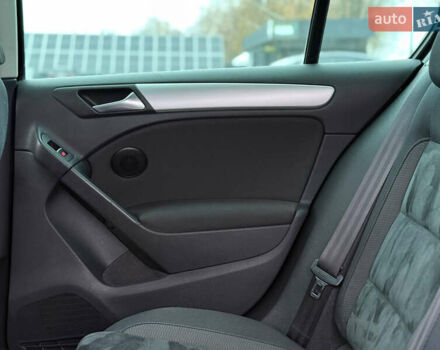 Черный Фольксваген Гольф, объемом двигателя 1.4 л и пробегом 227 тыс. км за 8500 $, фото 68 на Automoto.ua