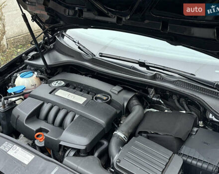 Черный Фольксваген Гольф, объемом двигателя 1.6 л и пробегом 138 тыс. км за 7950 $, фото 40 на Automoto.ua