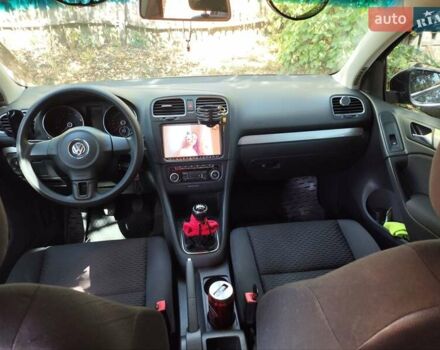 Черный Фольксваген Гольф, объемом двигателя 1.2 л и пробегом 134 тыс. км за 7200 $, фото 2 на Automoto.ua
