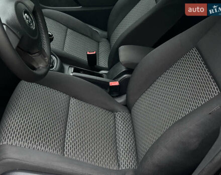 Черный Фольксваген Гольф, объемом двигателя 1.6 л и пробегом 138 тыс. км за 7950 $, фото 25 на Automoto.ua