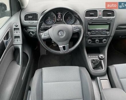 Черный Фольксваген Гольф, объемом двигателя 1.39 л и пробегом 221 тыс. км за 7900 $, фото 12 на Automoto.ua