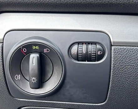 Черный Фольксваген Гольф, объемом двигателя 1.39 л и пробегом 242 тыс. км за 7999 $, фото 22 на Automoto.ua