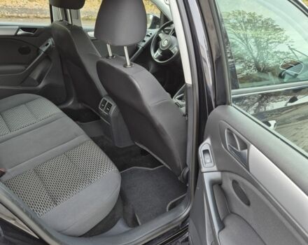 Черный Фольксваген Гольф, объемом двигателя 1.4 л и пробегом 236 тыс. км за 6400 $, фото 21 на Automoto.ua