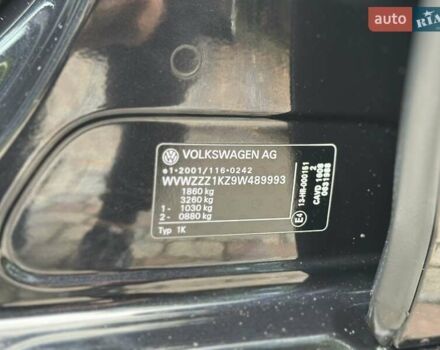 Чорний Фольксваген Гольф, об'ємом двигуна 1.39 л та пробігом 190 тис. км за 8777 $, фото 77 на Automoto.ua