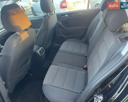 Черный Фольксваген Гольф, объемом двигателя 1.6 л и пробегом 236 тыс. км за 7300 $, фото 4 на Automoto.ua