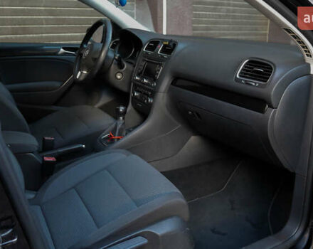 Черный Фольксваген Гольф, объемом двигателя 1.59 л и пробегом 227 тыс. км за 8600 $, фото 13 на Automoto.ua