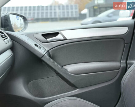 Черный Фольксваген Гольф, объемом двигателя 1.4 л и пробегом 227 тыс. км за 8500 $, фото 46 на Automoto.ua