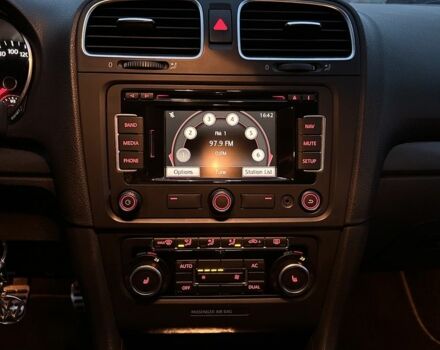 Черный Фольксваген Гольф, объемом двигателя 1.6 л и пробегом 274 тыс. км за 8300 $, фото 22 на Automoto.ua