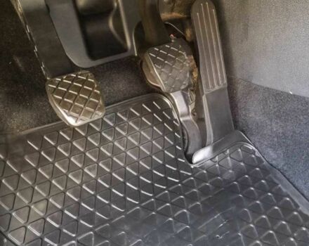 Черный Фольксваген Гольф, объемом двигателя 1.2 л и пробегом 214 тыс. км за 6700 $, фото 14 на Automoto.ua