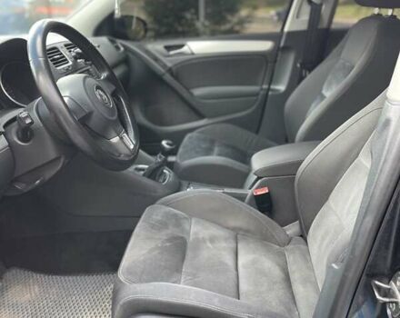 Черный Фольксваген Гольф, объемом двигателя 1.39 л и пробегом 266 тыс. км за 7400 $, фото 16 на Automoto.ua