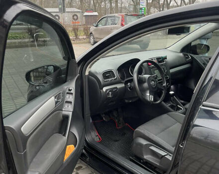 Черный Фольксваген Гольф, объемом двигателя 1.6 л и пробегом 317 тыс. км за 7500 $, фото 30 на Automoto.ua