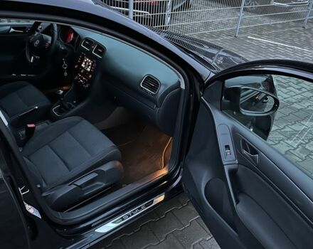 Черный Фольксваген Гольф, объемом двигателя 1.6 л и пробегом 274 тыс. км за 8300 $, фото 18 на Automoto.ua