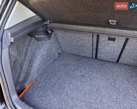 Черный Фольксваген Гольф, объемом двигателя 0 л и пробегом 126 тыс. км за 8600 $, фото 30 на Automoto.ua