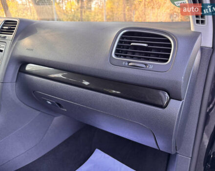 Черный Фольксваген Гольф, объемом двигателя 0 л и пробегом 126 тыс. км за 8600 $, фото 45 на Automoto.ua