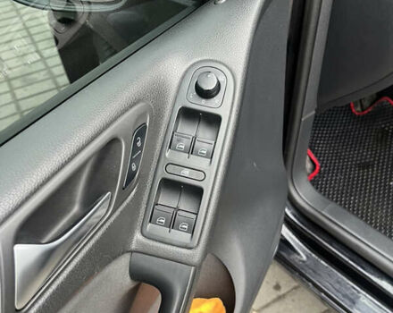 Черный Фольксваген Гольф, объемом двигателя 1.6 л и пробегом 317 тыс. км за 7500 $, фото 28 на Automoto.ua