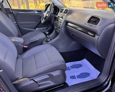 Черный Фольксваген Гольф, объемом двигателя 0 л и пробегом 126 тыс. км за 8600 $, фото 44 на Automoto.ua