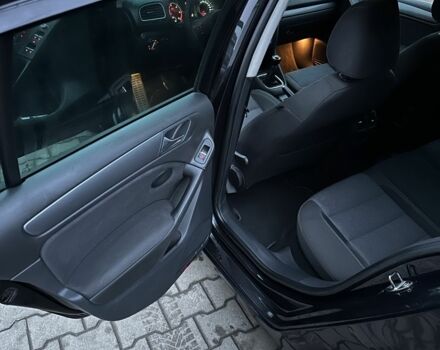 Черный Фольксваген Гольф, объемом двигателя 1.6 л и пробегом 274 тыс. км за 8300 $, фото 16 на Automoto.ua