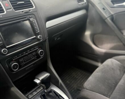 Черный Фольксваген Гольф, объемом двигателя 1.4 л и пробегом 230 тыс. км за 8000 $, фото 17 на Automoto.ua