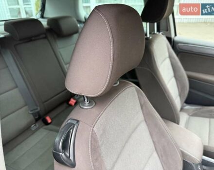 Черный Фольксваген Гольф, объемом двигателя 1.6 л и пробегом 396 тыс. км за 7900 $, фото 28 на Automoto.ua