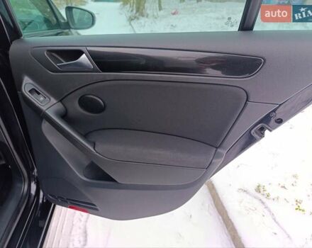 Черный Фольксваген Гольф, объемом двигателя 1.4 л и пробегом 200 тыс. км за 10000 $, фото 39 на Automoto.ua