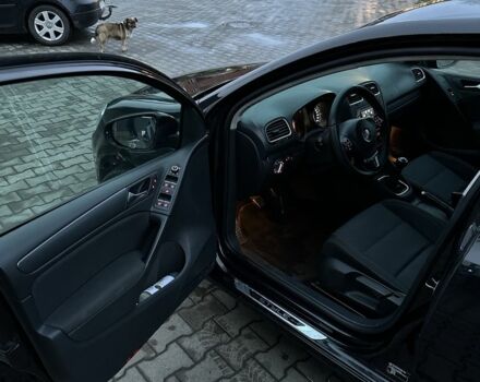 Черный Фольксваген Гольф, объемом двигателя 1.6 л и пробегом 274 тыс. км за 8300 $, фото 14 на Automoto.ua