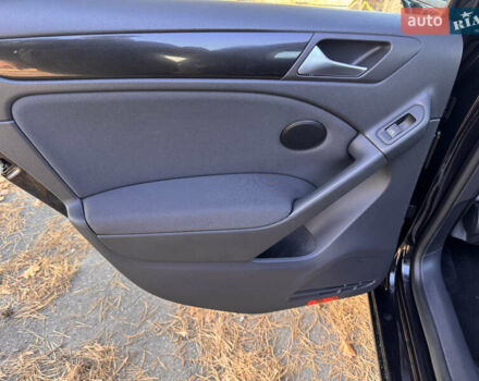 Черный Фольксваген Гольф, объемом двигателя 0 л и пробегом 126 тыс. км за 8600 $, фото 23 на Automoto.ua