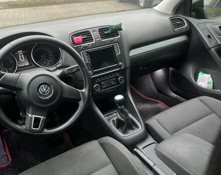 Черный Фольксваген Гольф, объемом двигателя 1.6 л и пробегом 317 тыс. км за 7500 $, фото 31 на Automoto.ua